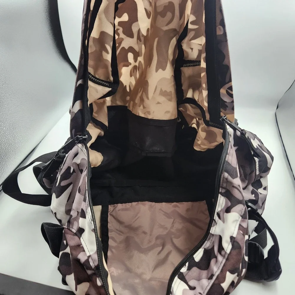 Jansport Camo Duffel Bag 20″‎ × 12″ Weekend Travel Gym Shoulder Strap
